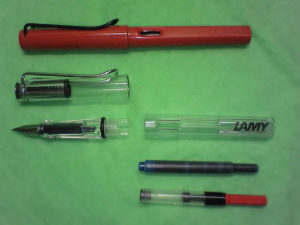 800px-lamy_safari_and_vista_with_a_cartridge_and_a_confertor