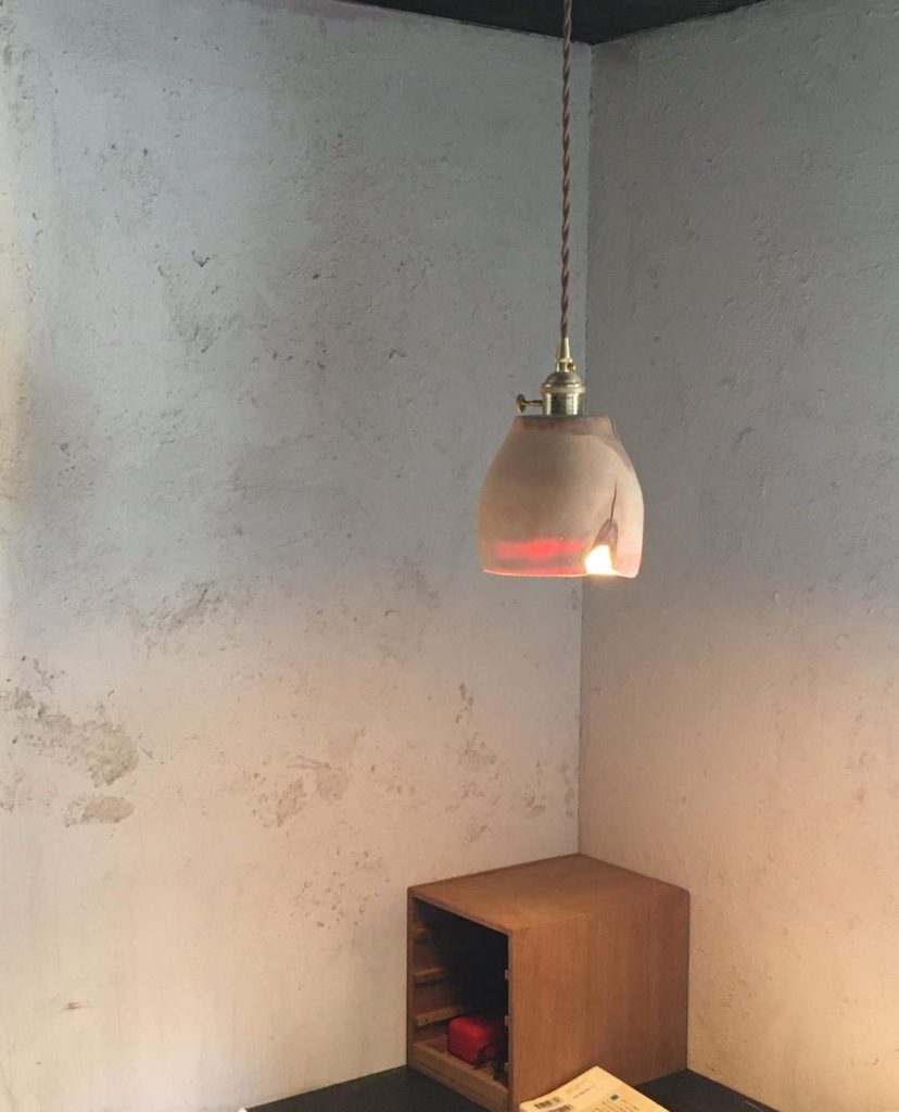 Il Duomoが猫の皿にペンレストつくってもらう画像　