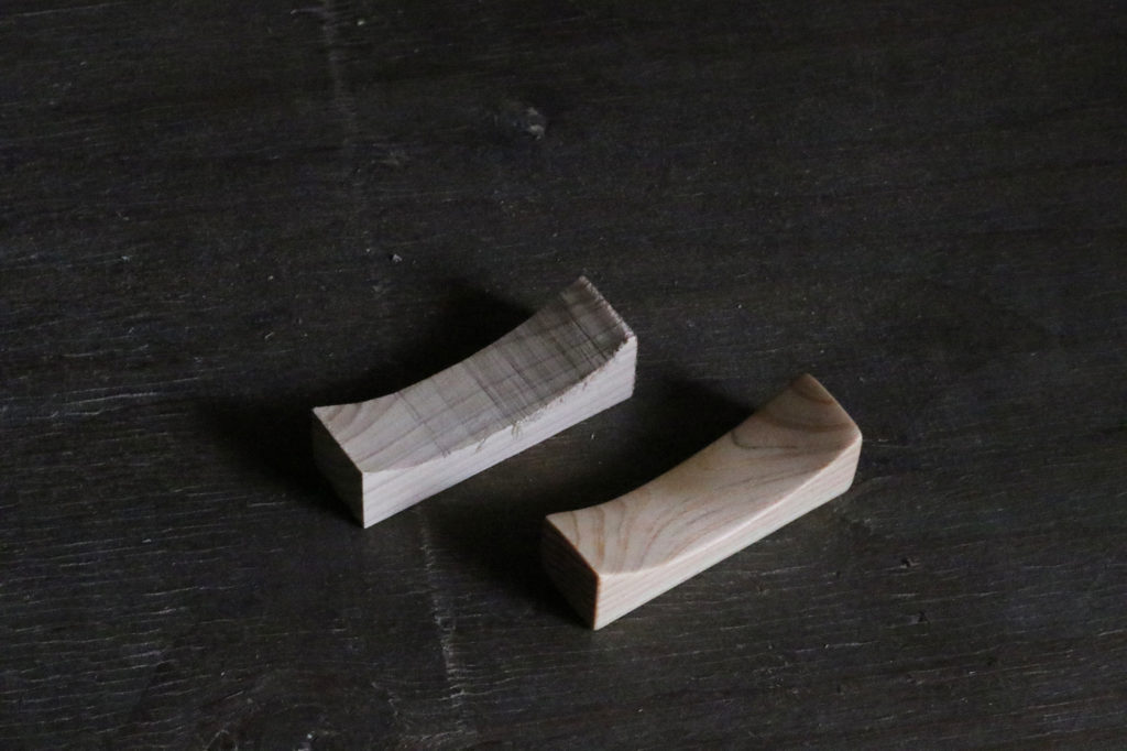 Il Duomoが猫の皿にペンレストつくってもらう画像　