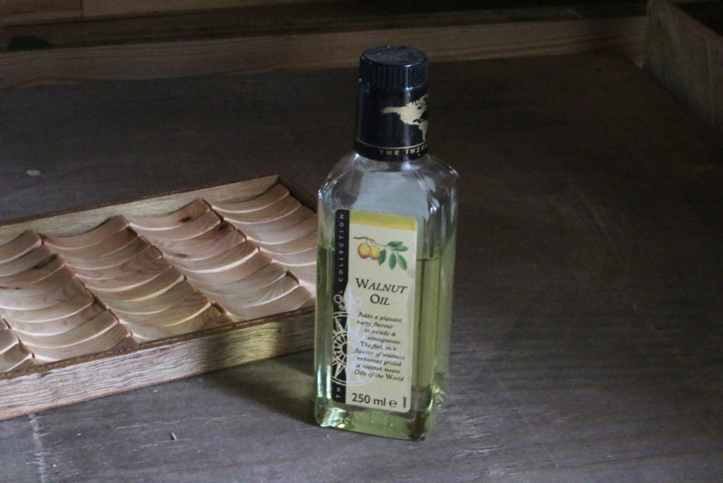 Il Duomoが猫の皿にペンレストつくってもらう画像　