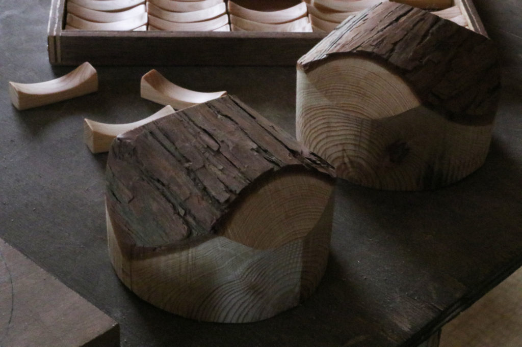 Il Duomoが猫の皿にペンレストつくってもらう画像　